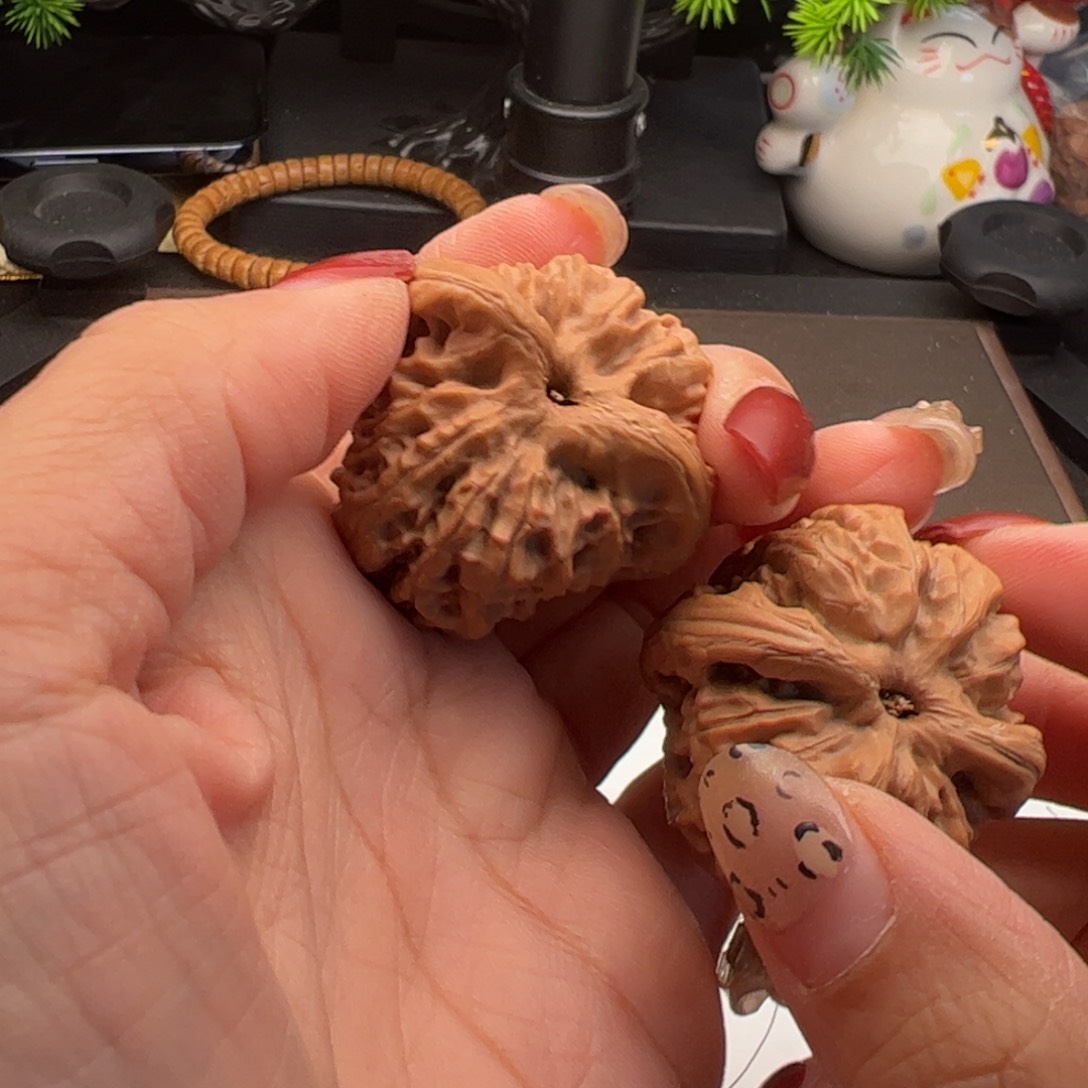 文玩核桃吊坠滢天眼