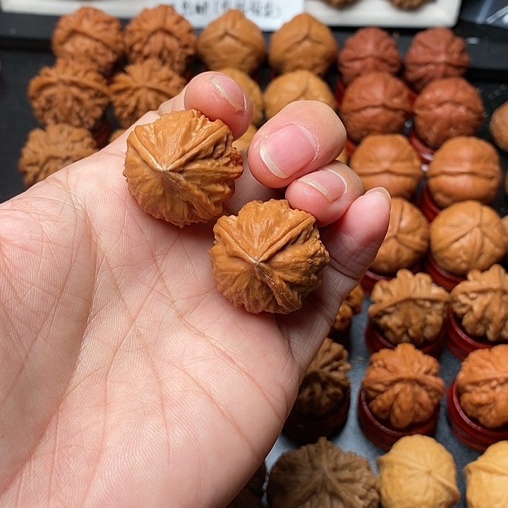 吊坠文玩核桃三棱