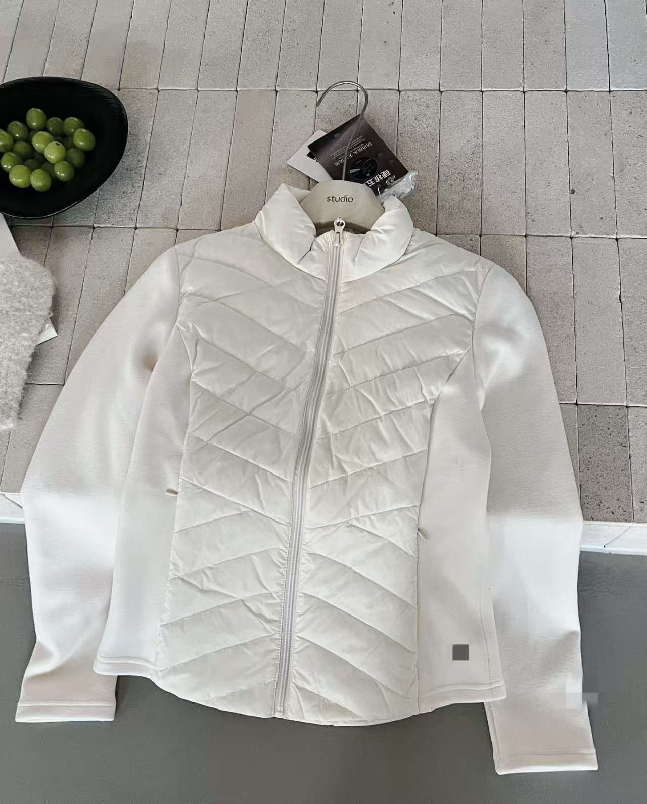 潮品轻奢白色轻薄修身羽绒服女冬季2025新款短款显瘦内胆保暖运动