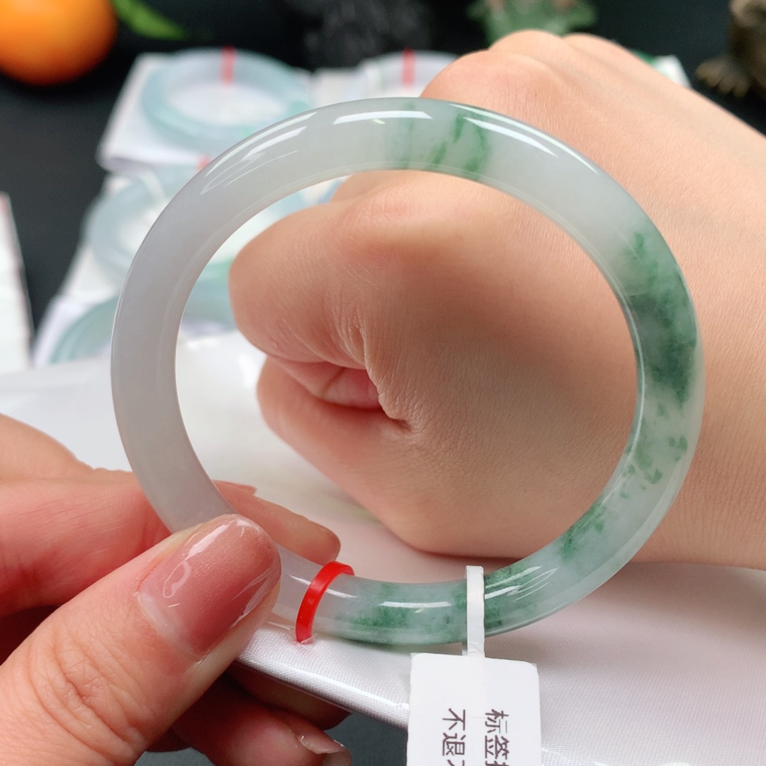 翡翠手镯未镶嵌53+冰飘花 