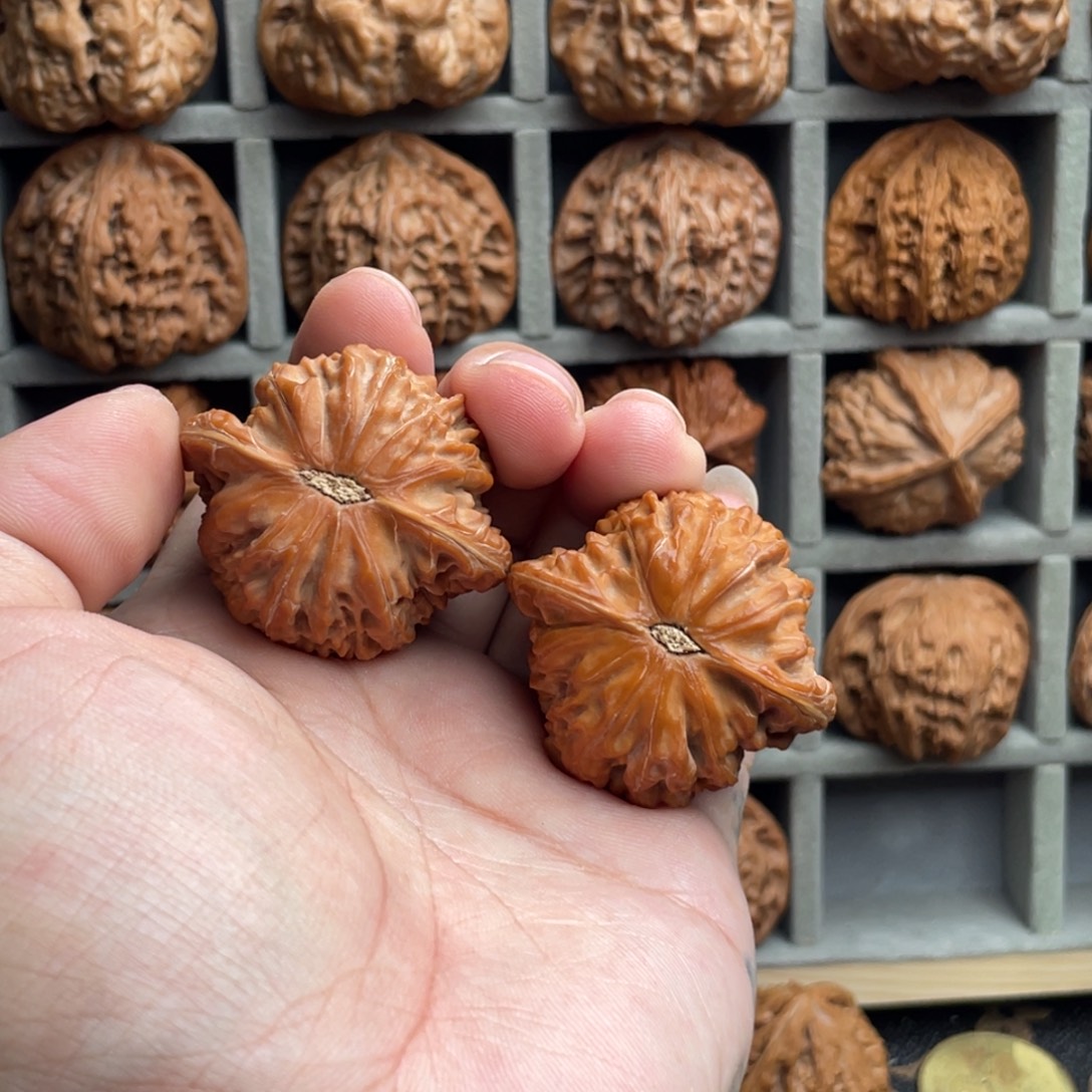 M***e核桃把件41.5左右无修磨盘