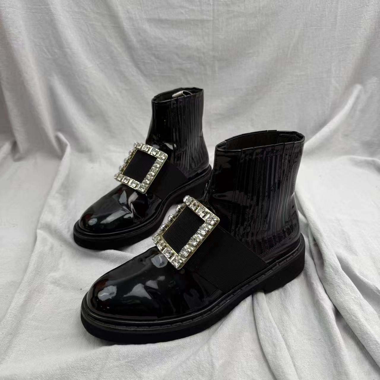 99新 Roger Vivier/罗杰·维威耶 36码/1.65w Rangers方扣短靴1999