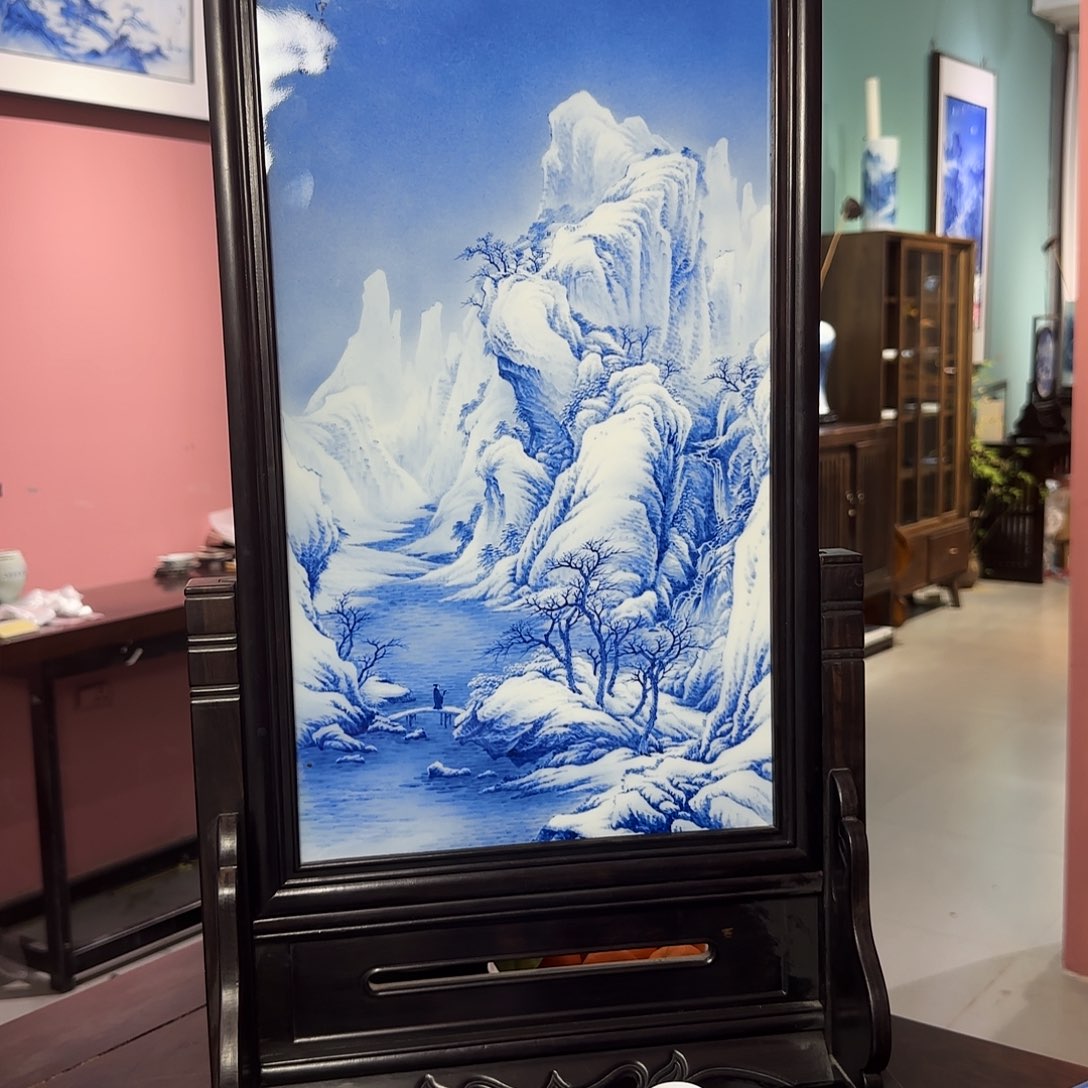 瓷片花**o青花山水屏风