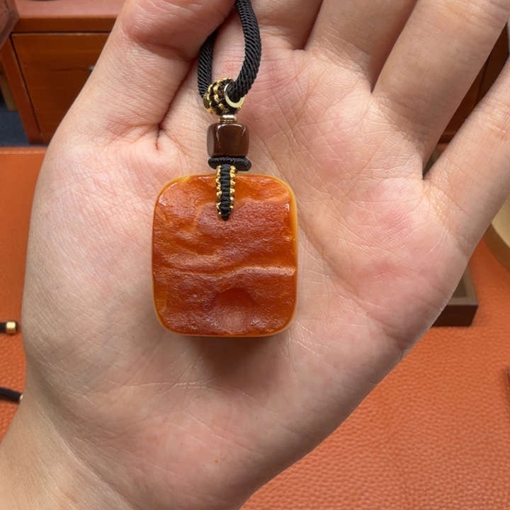蜜蜡未镶嵌吊坠(赠链)
