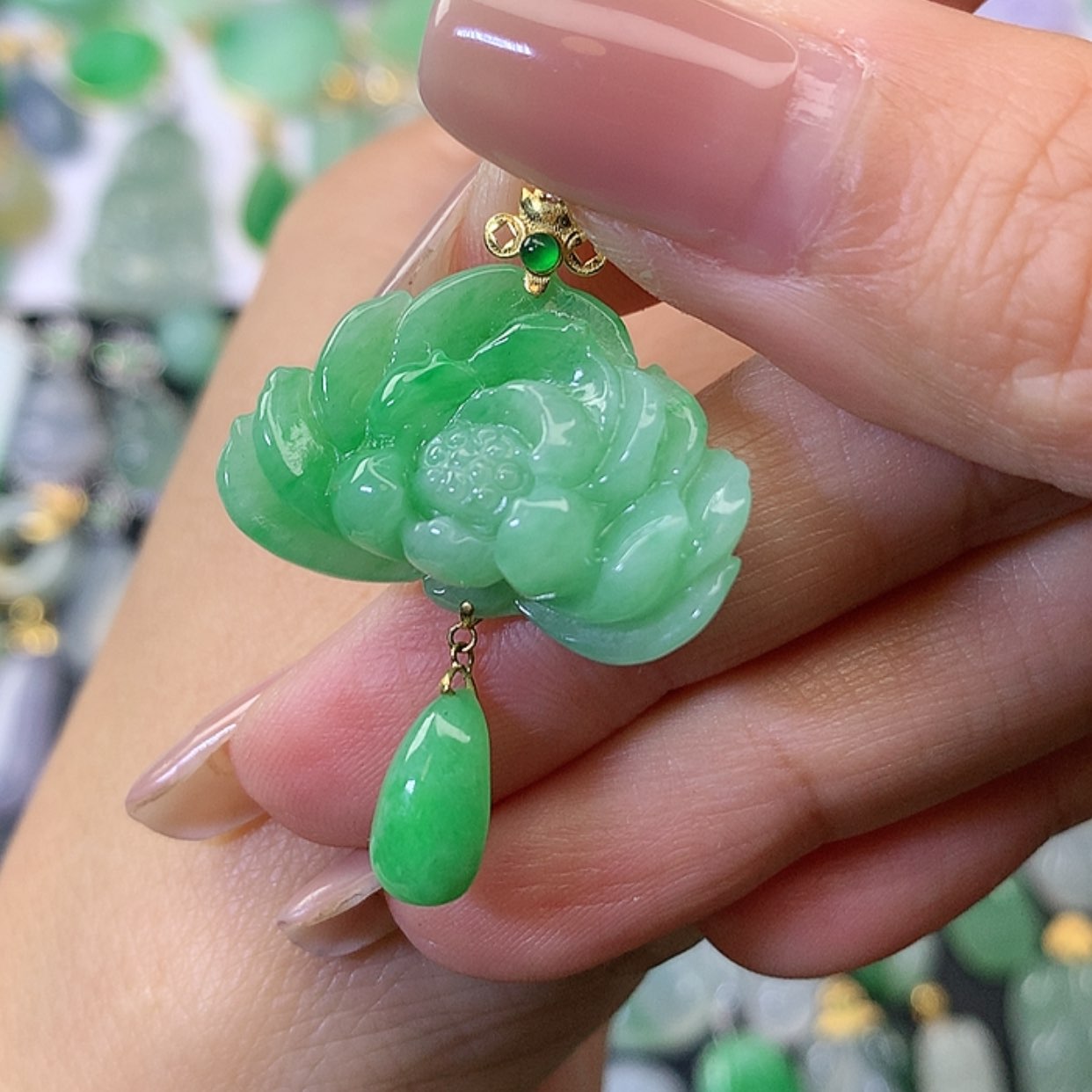 【闪购商品】翡翠吊坠(赠链)18K金镶嵌