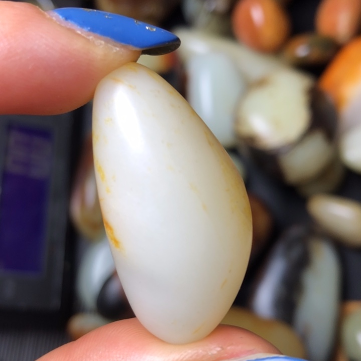 和田玉未镶嵌珠宝奇石