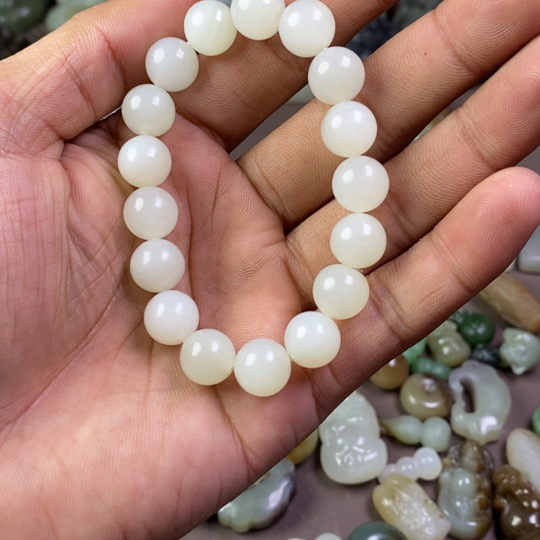 和田玉颈饰未镶嵌格****宿