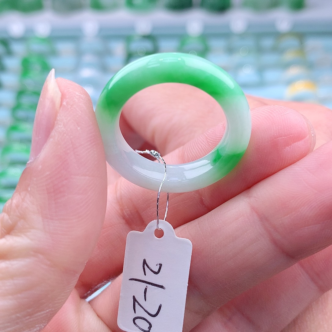 翡翠戒指未镶嵌A货缅甸翡翠