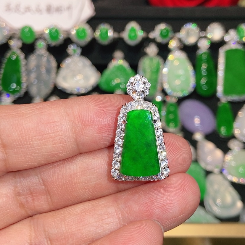 【闪购商品】颈饰未镶嵌翡翠天然翡翠