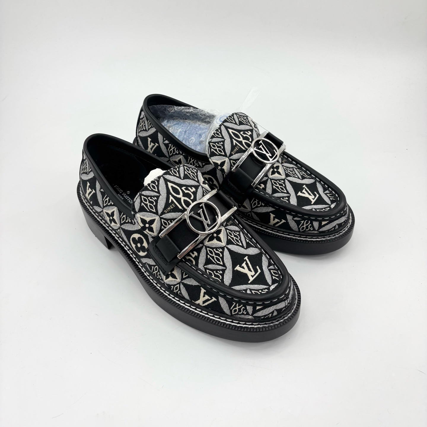 未使用 LouisVuitton/路易威登 lv/38码/1854满印乐福鞋/pp0096