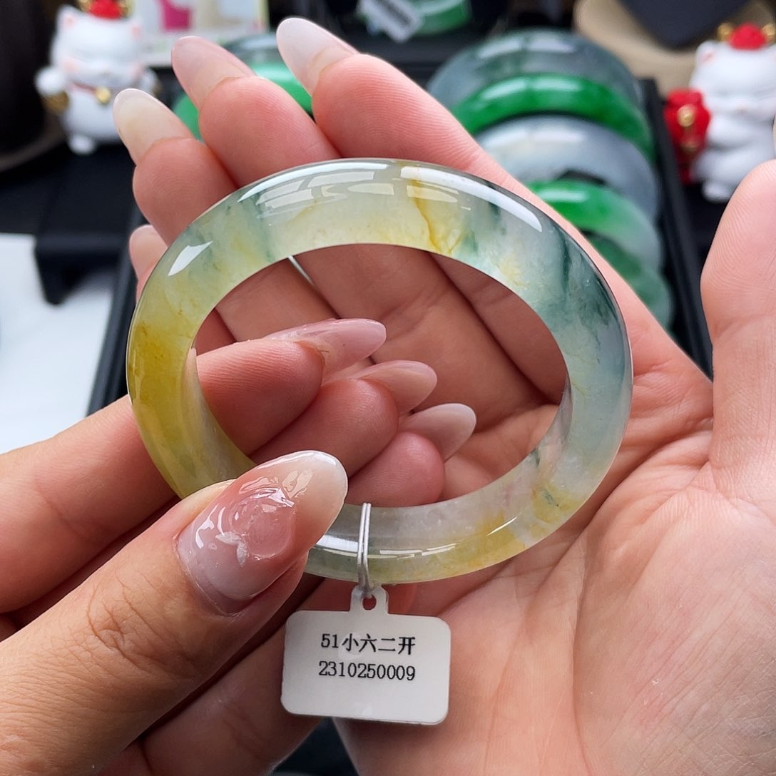翡翠手镯未镶嵌51冰透黄翡飘蓝花、截图询价