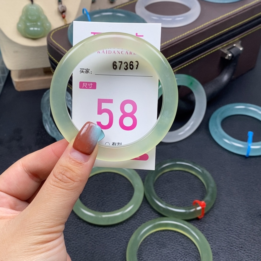 旧****蛇纹石玉未镶嵌手镯