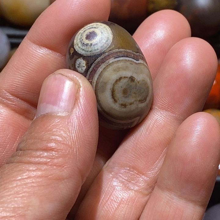 未镶嵌战国红随形玛瑙/玉髓秀**玉