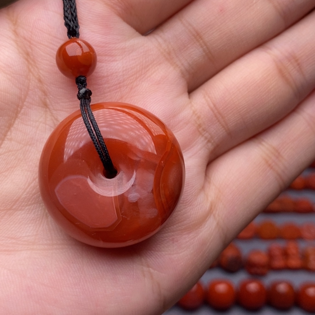 南红玛瑙配饰未镶嵌