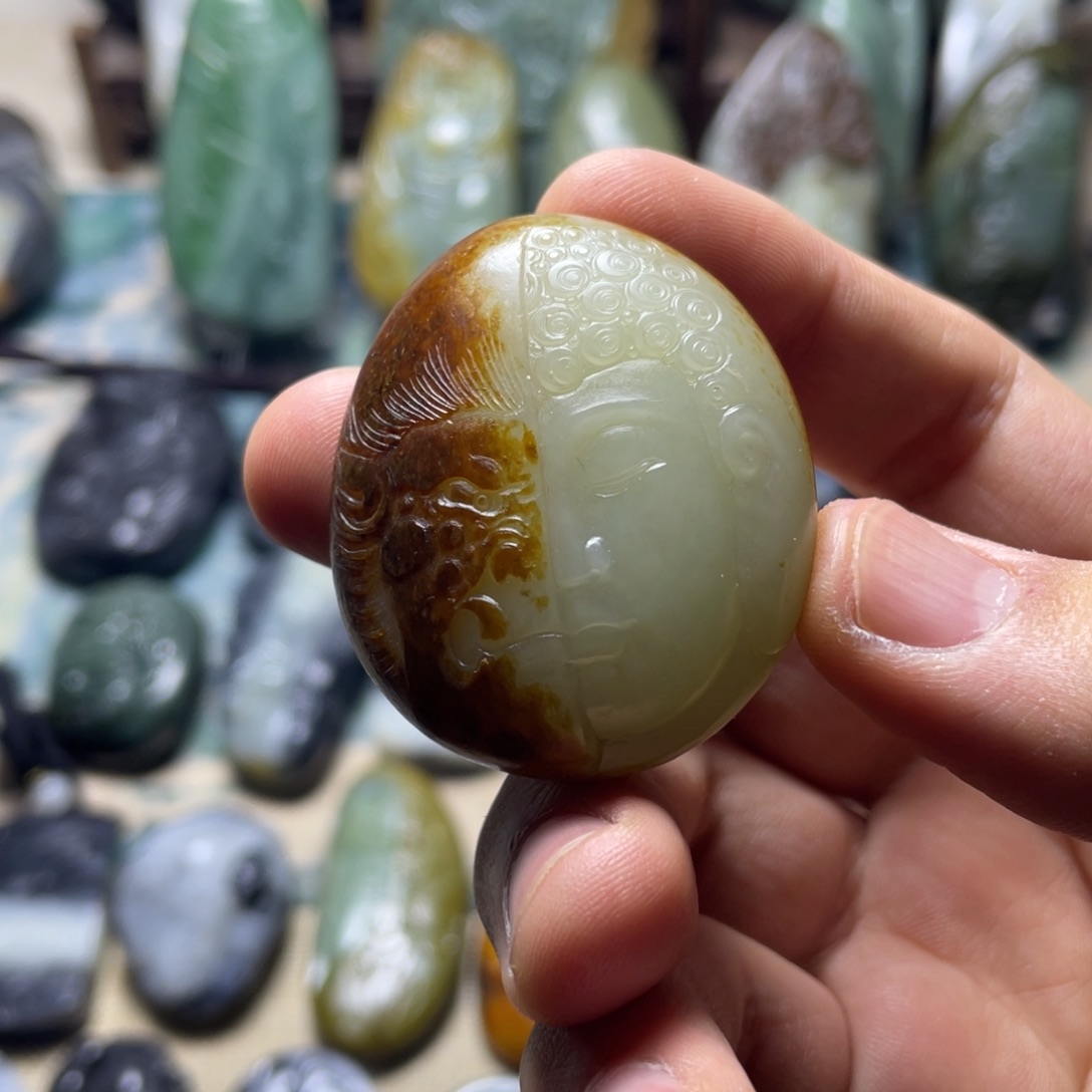 和田玉未镶嵌挂件一念之间