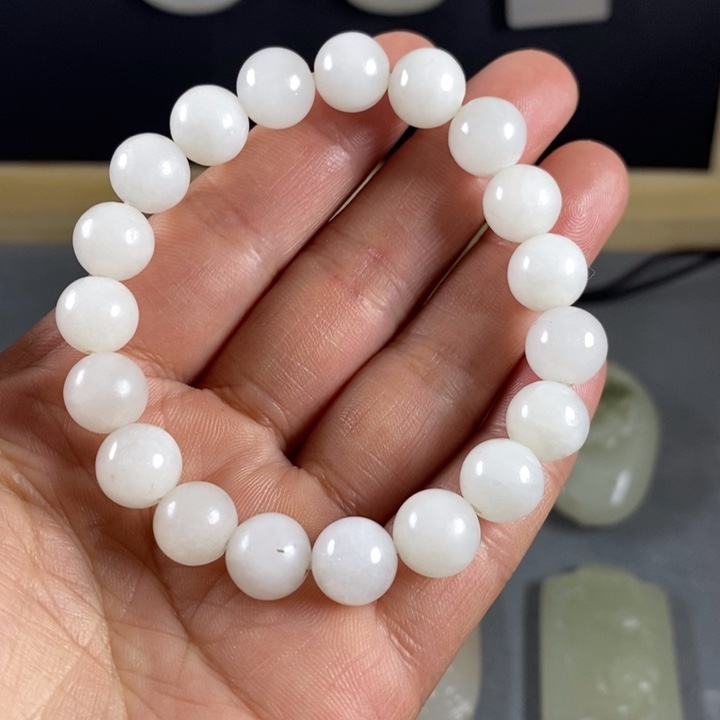 和田玉（糖玉）颈饰未镶嵌