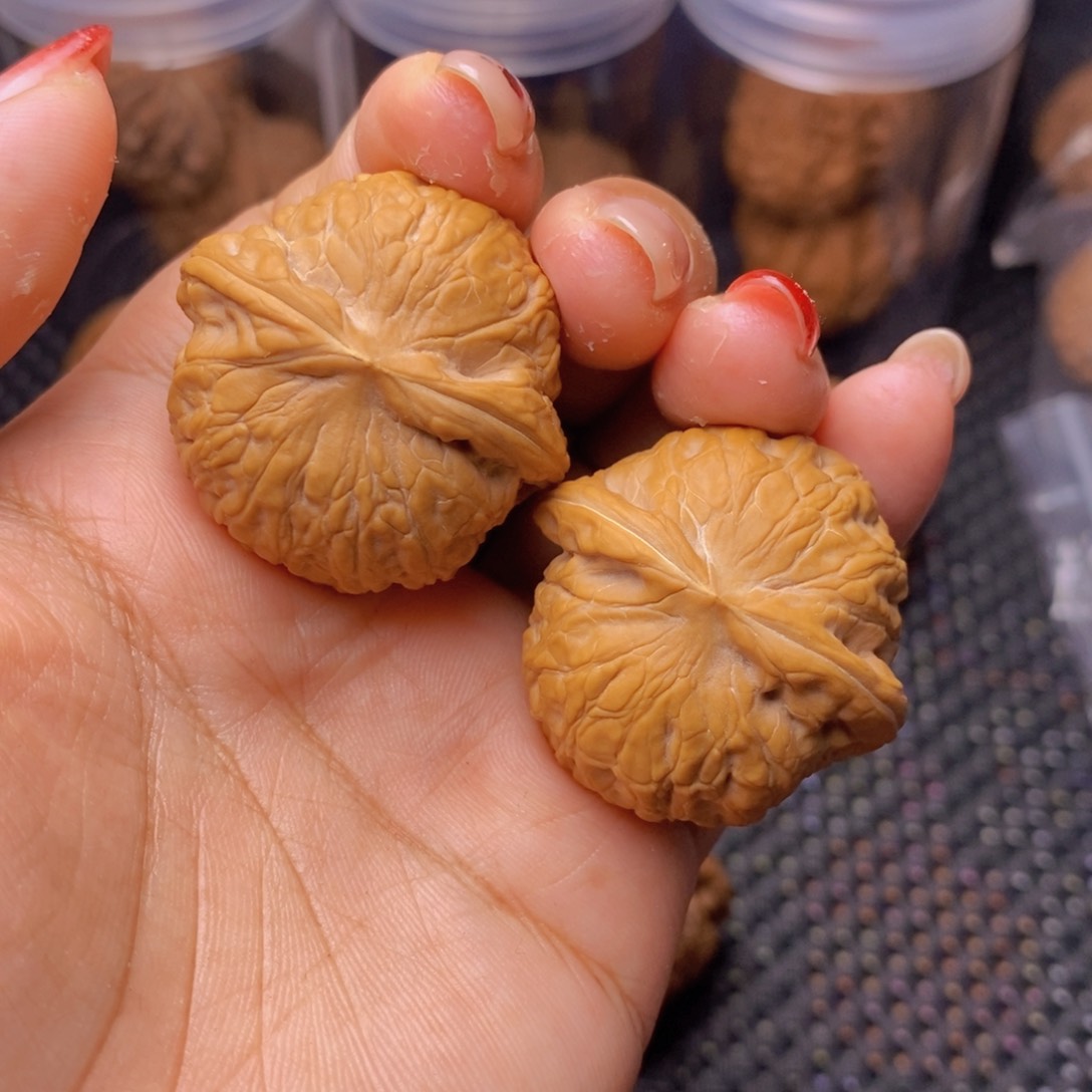 文玩核桃吊坠抱****腿乾隆磨