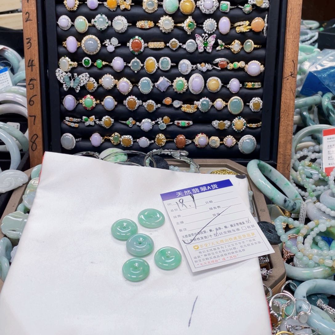 翡翠颈饰未镶嵌天然翡翠Ａ货