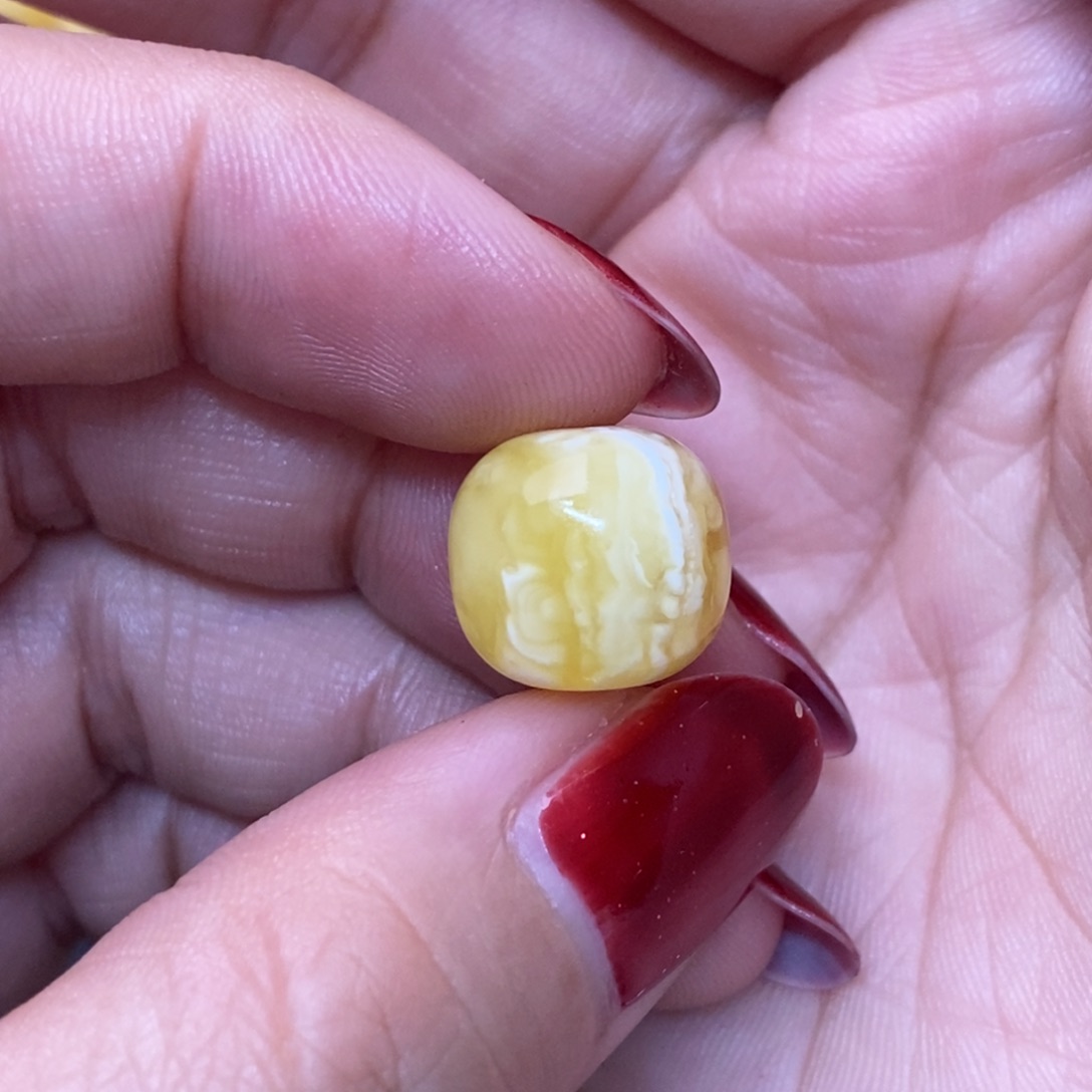 裸石琥珀未镶嵌奔****马