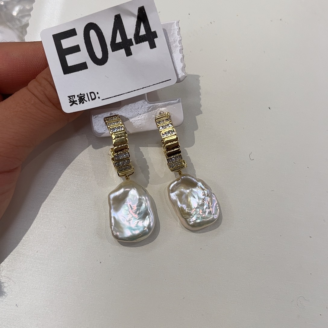 淡水珍珠耳饰合金