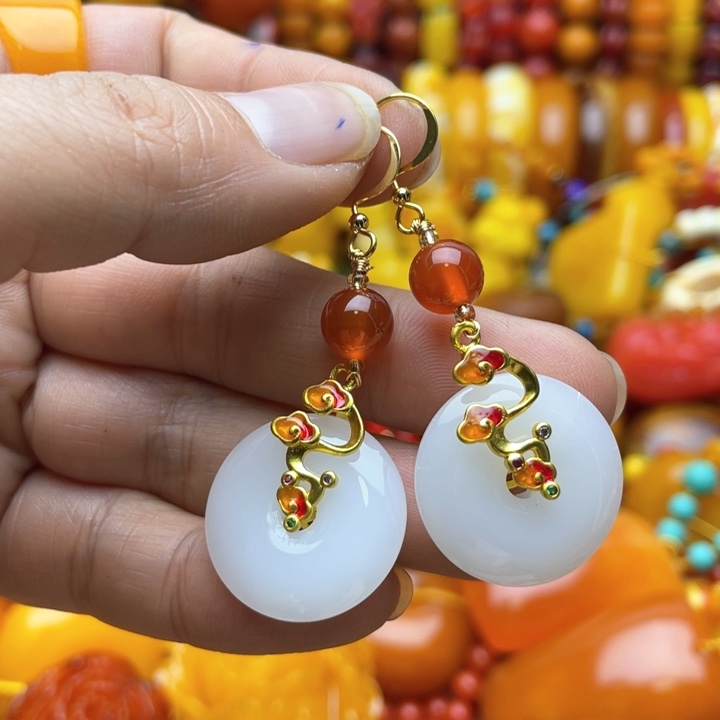 树脂制品105号扣子耳坠