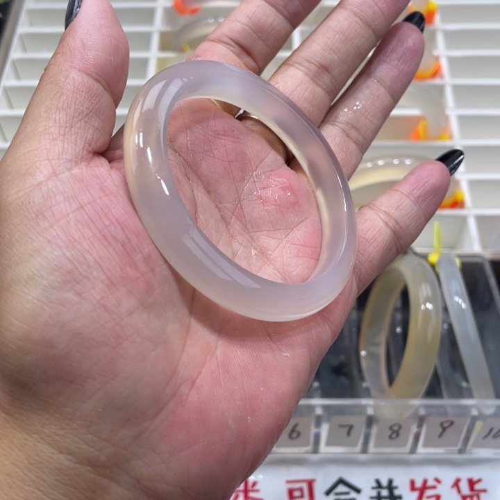 玛瑙/玉髓未镶嵌手镯有冰片