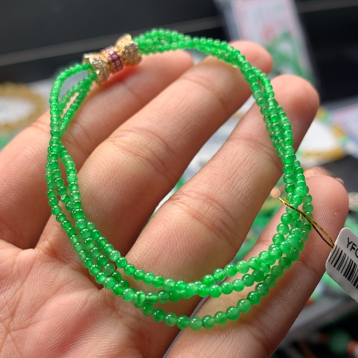 翡翠手镯未镶嵌卡