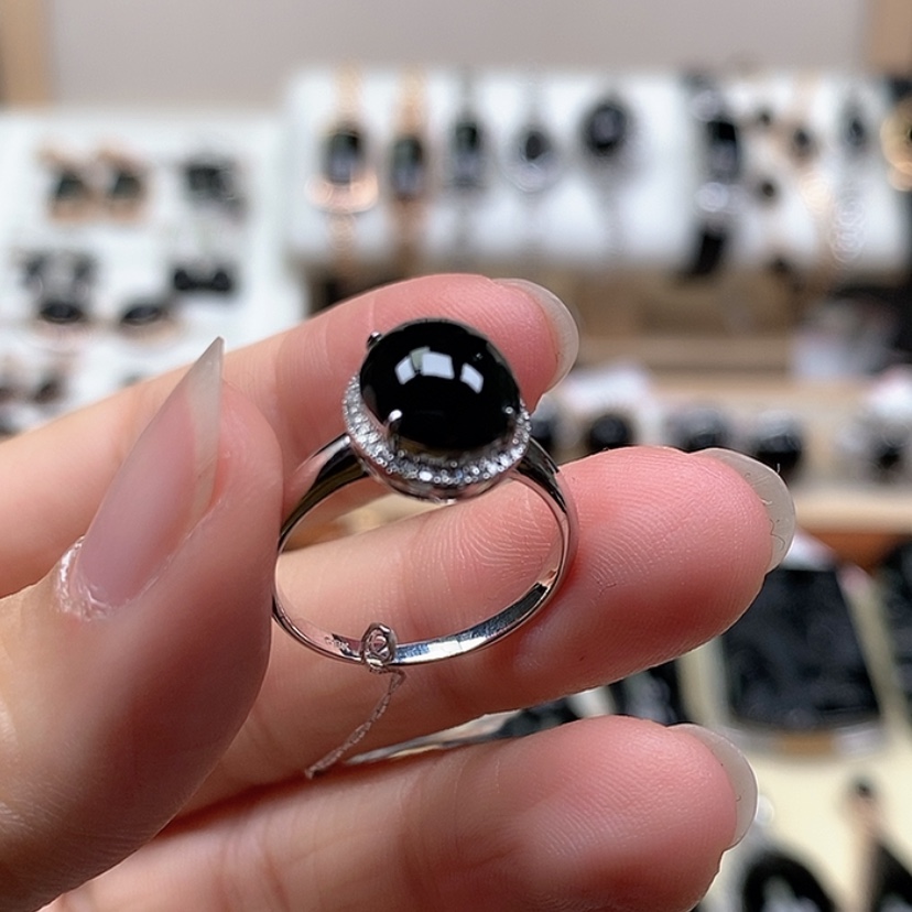 【闪购商品】翡翠戒指18K金镶嵌墨翠