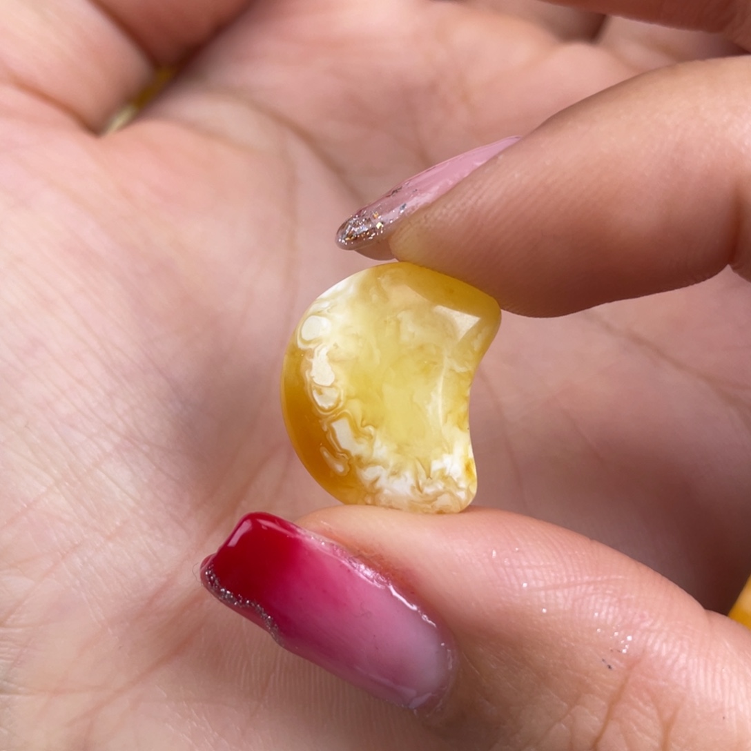 琥珀裸石未镶嵌蜜蜡