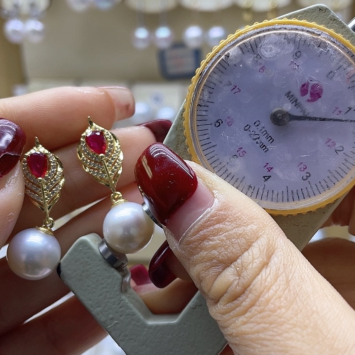 银S925镶嵌淡水珍珠耳饰