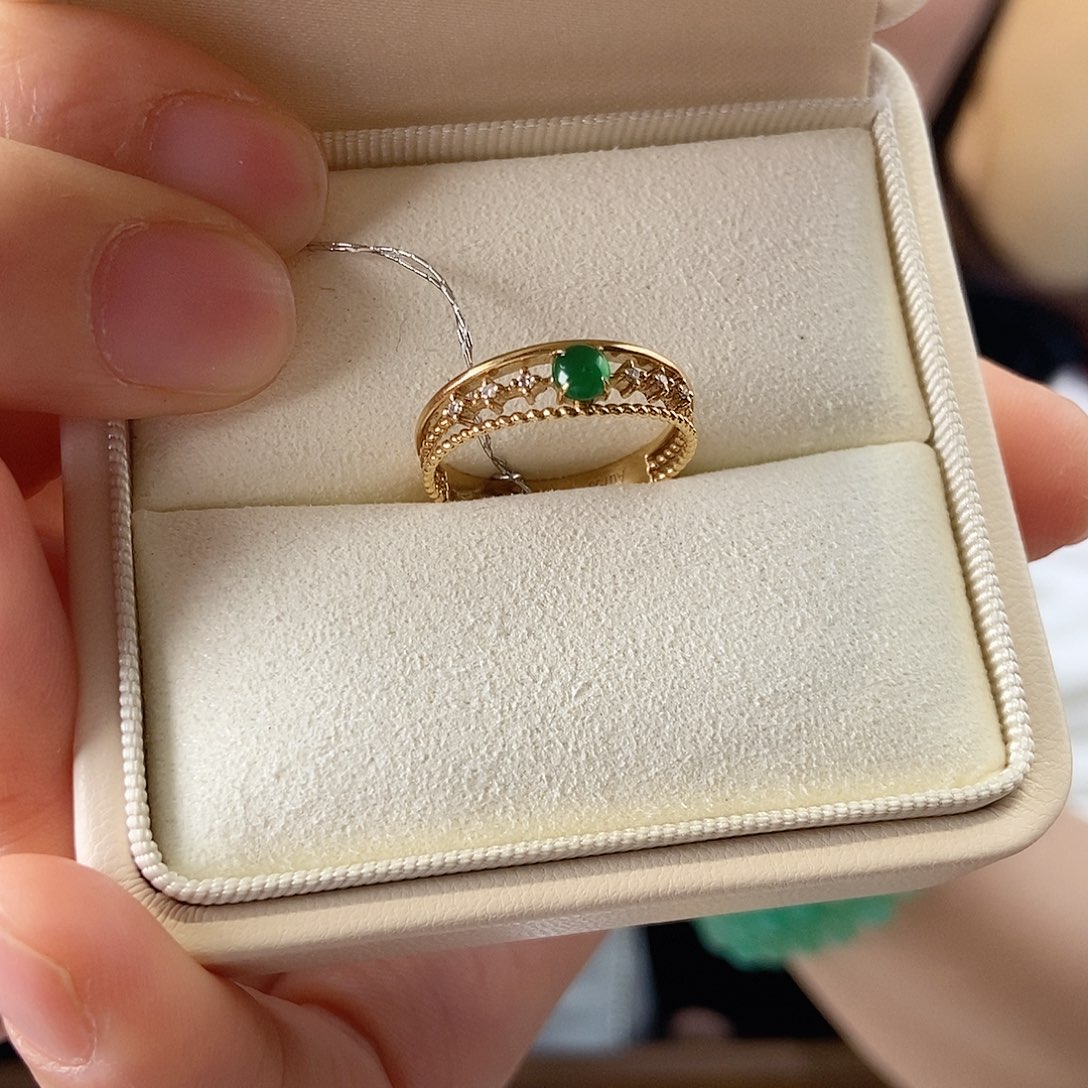 翡翠戒指18K金镶嵌设计款