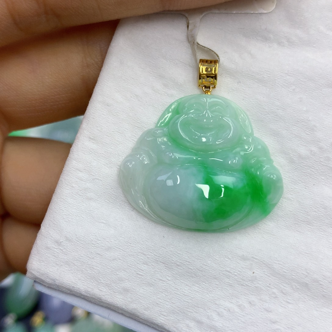 翡翠18K金镶嵌颈饰翡翠