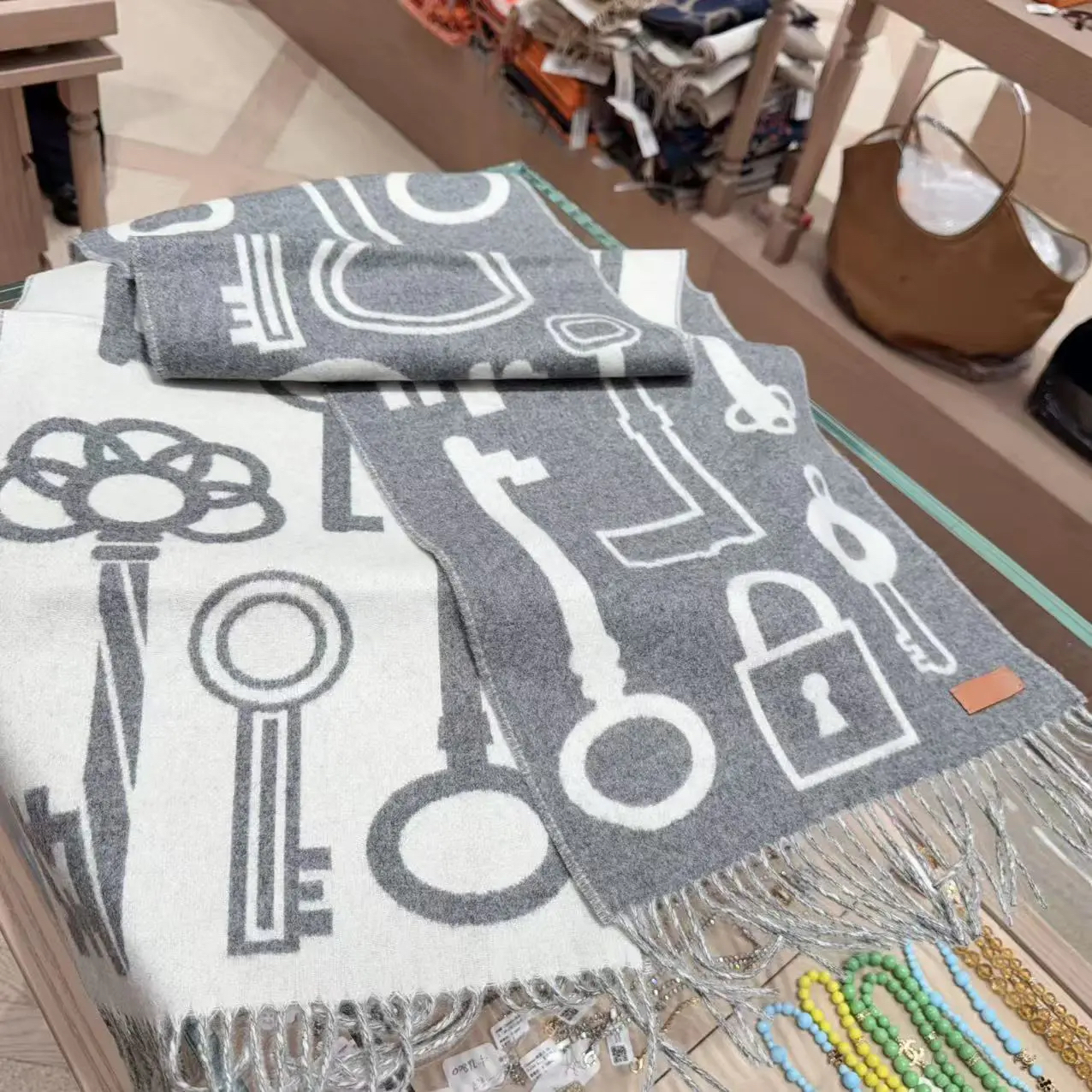 未使用 Hermes/爱马仕 Casaque Mors双面羊绒围巾！ 羊绒