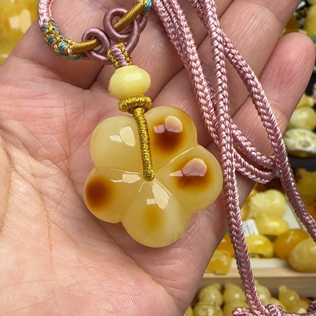 蜜蜡套链未镶嵌天然原皮俏色蜜蜡五瓣花