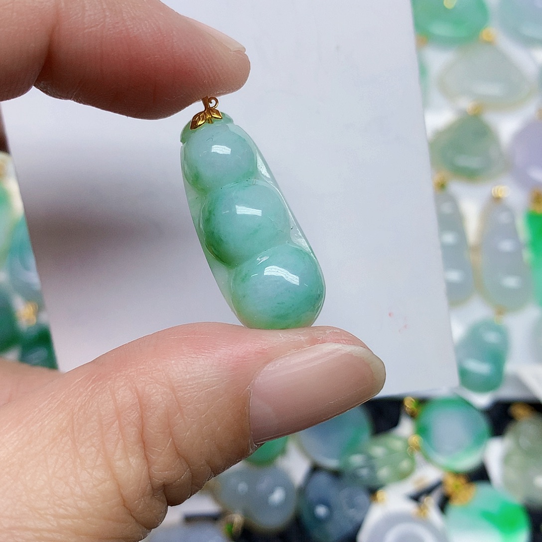 翡翠18K金镶嵌颈饰4467899