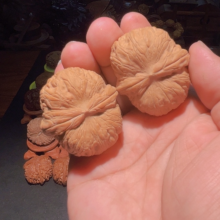 文玩核桃把件元宝