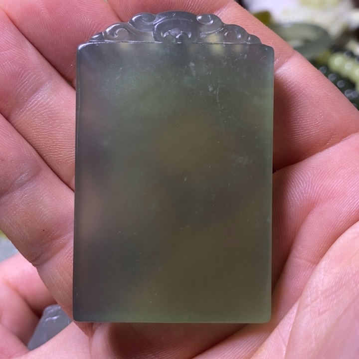 岫玉岫玉颈饰未镶嵌