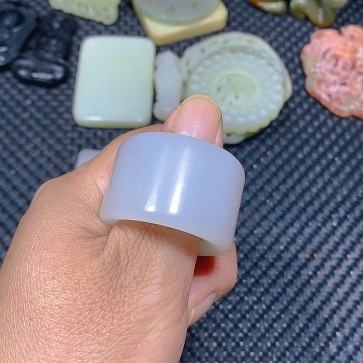 未镶嵌手链和田玉（糖玉）