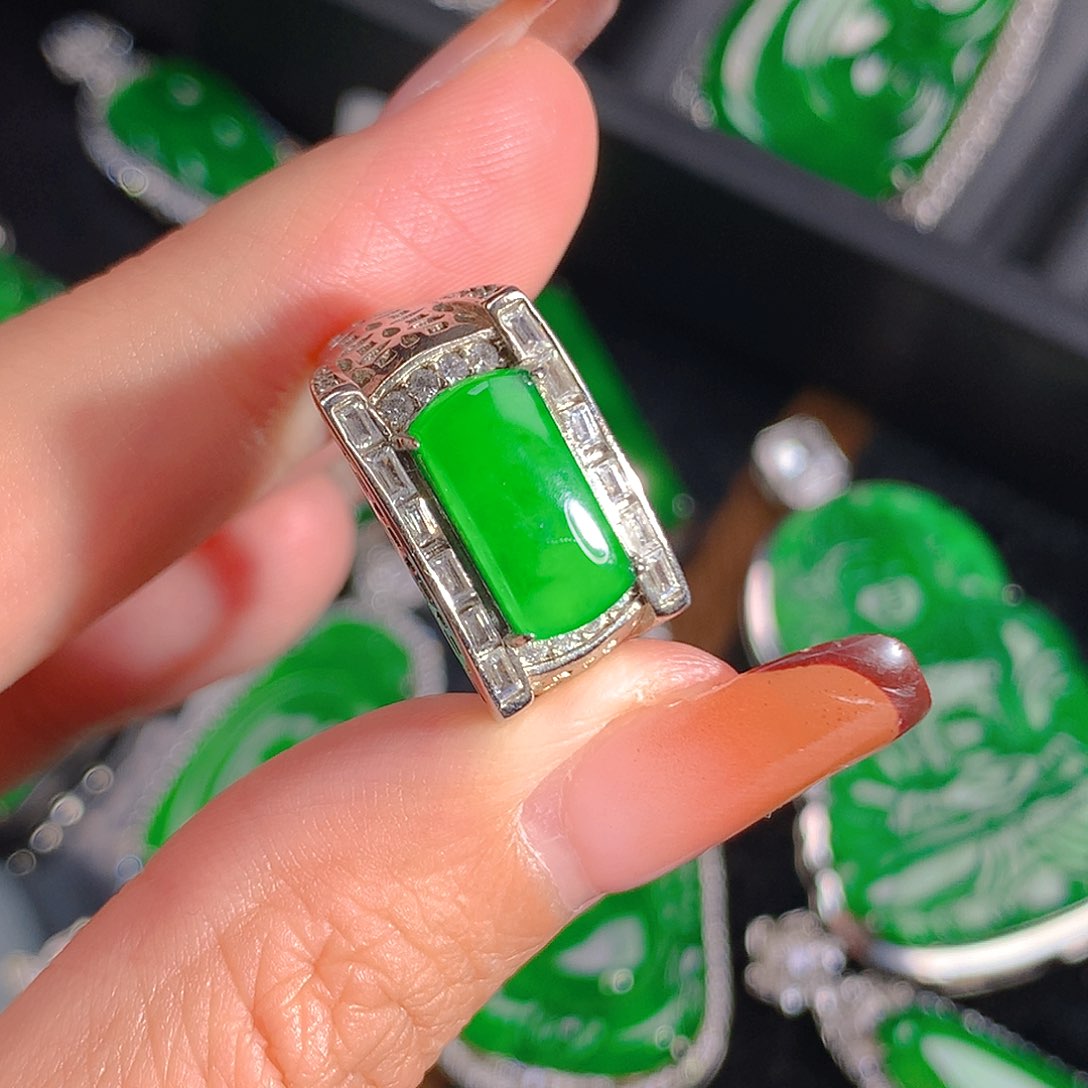 翡翠吊坠(不含链)未镶嵌