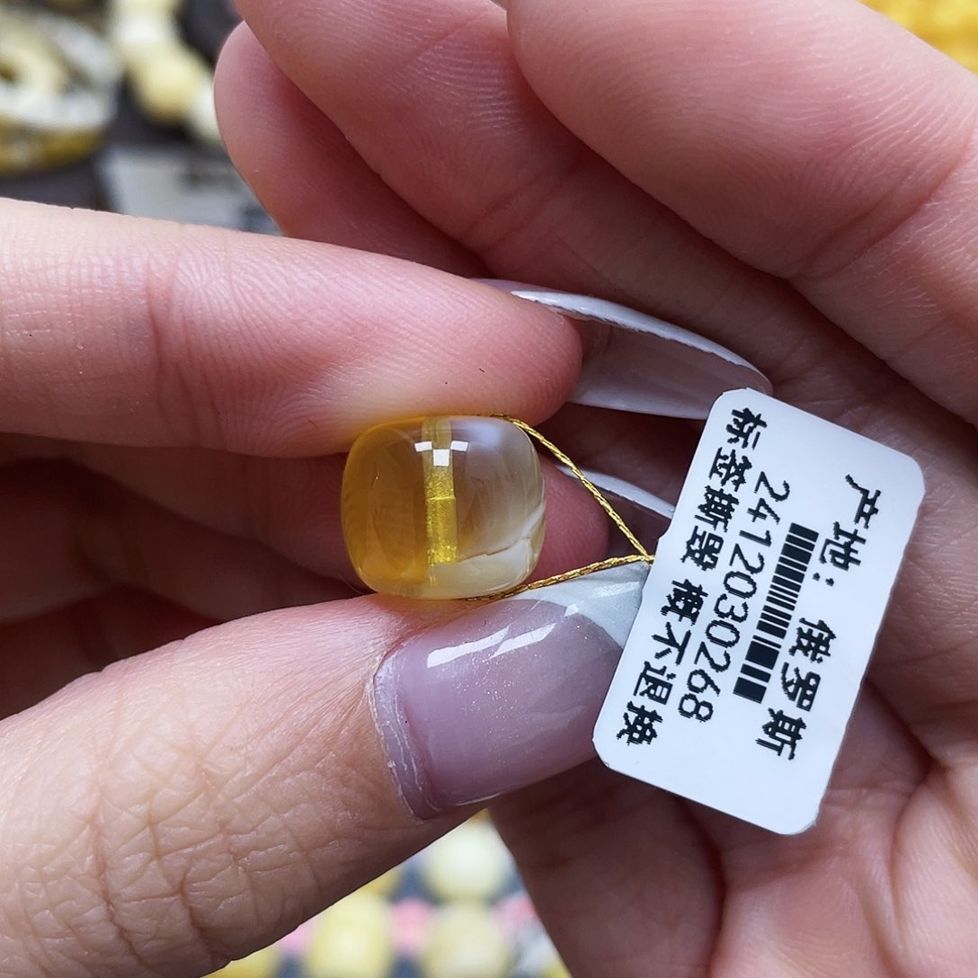 琥珀珠宝奇石未镶嵌13.1*11.5mm