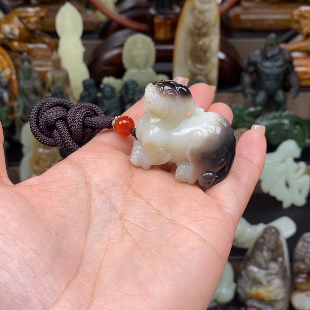 和田玉颈饰未镶嵌