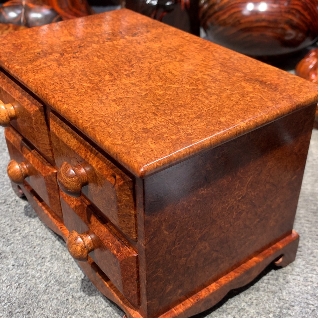 碧***堂木缅甸花梨木柜子瘤疤