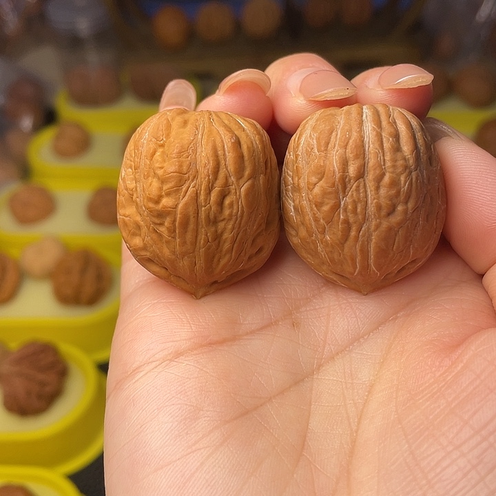 文玩核桃吊坠树皮纹