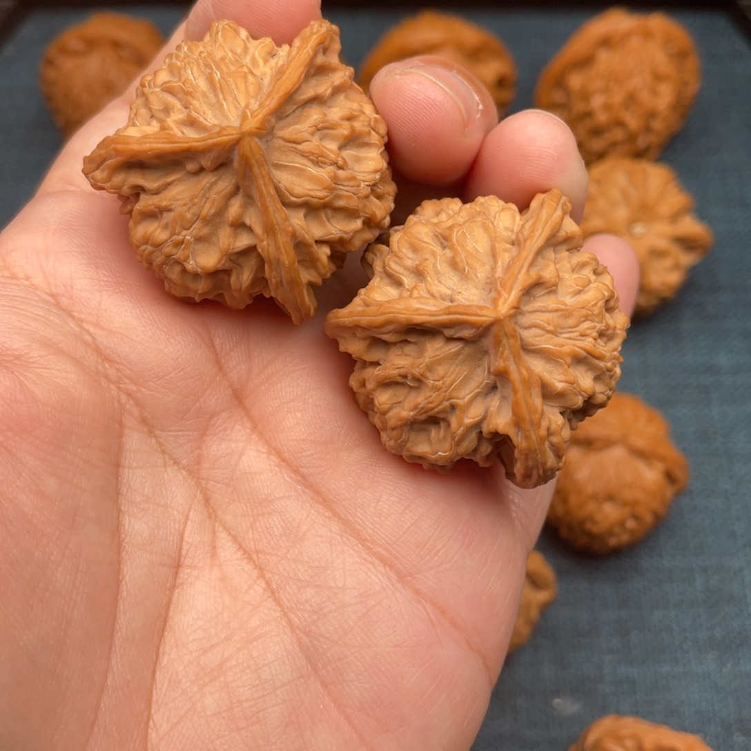 文玩核桃把件利*全品盘山三棱39