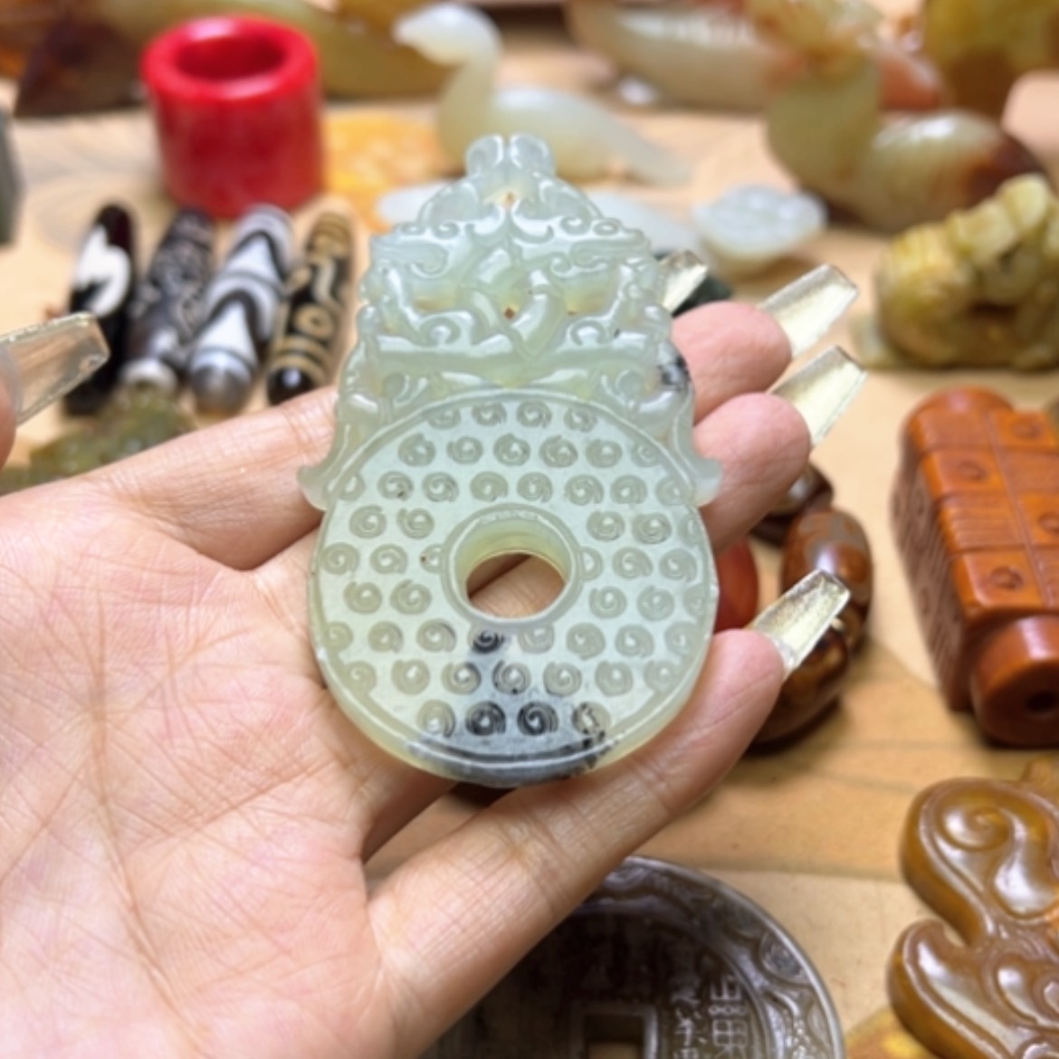 【闪购商品】蛇纹石玉颈饰未镶嵌