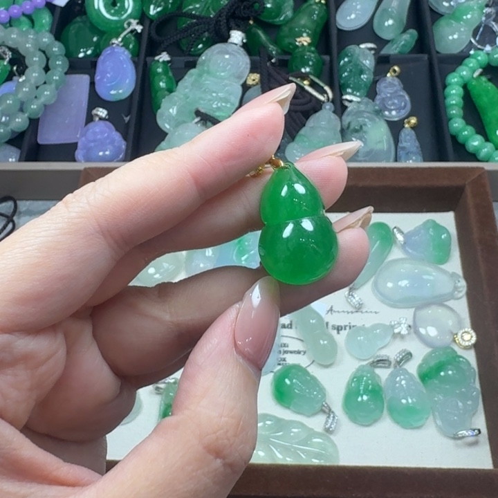 翡翠未镶嵌颈饰11