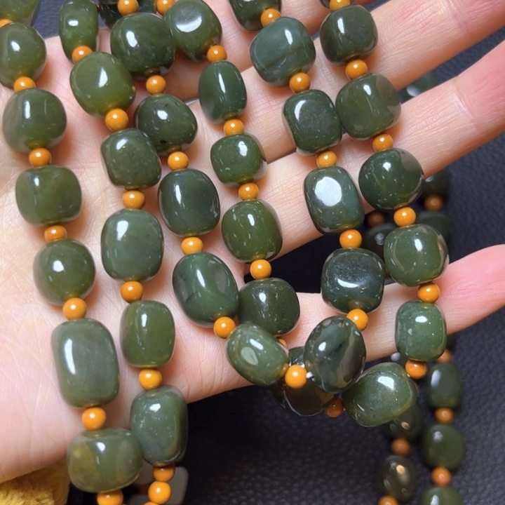 和田玉颈饰未镶嵌