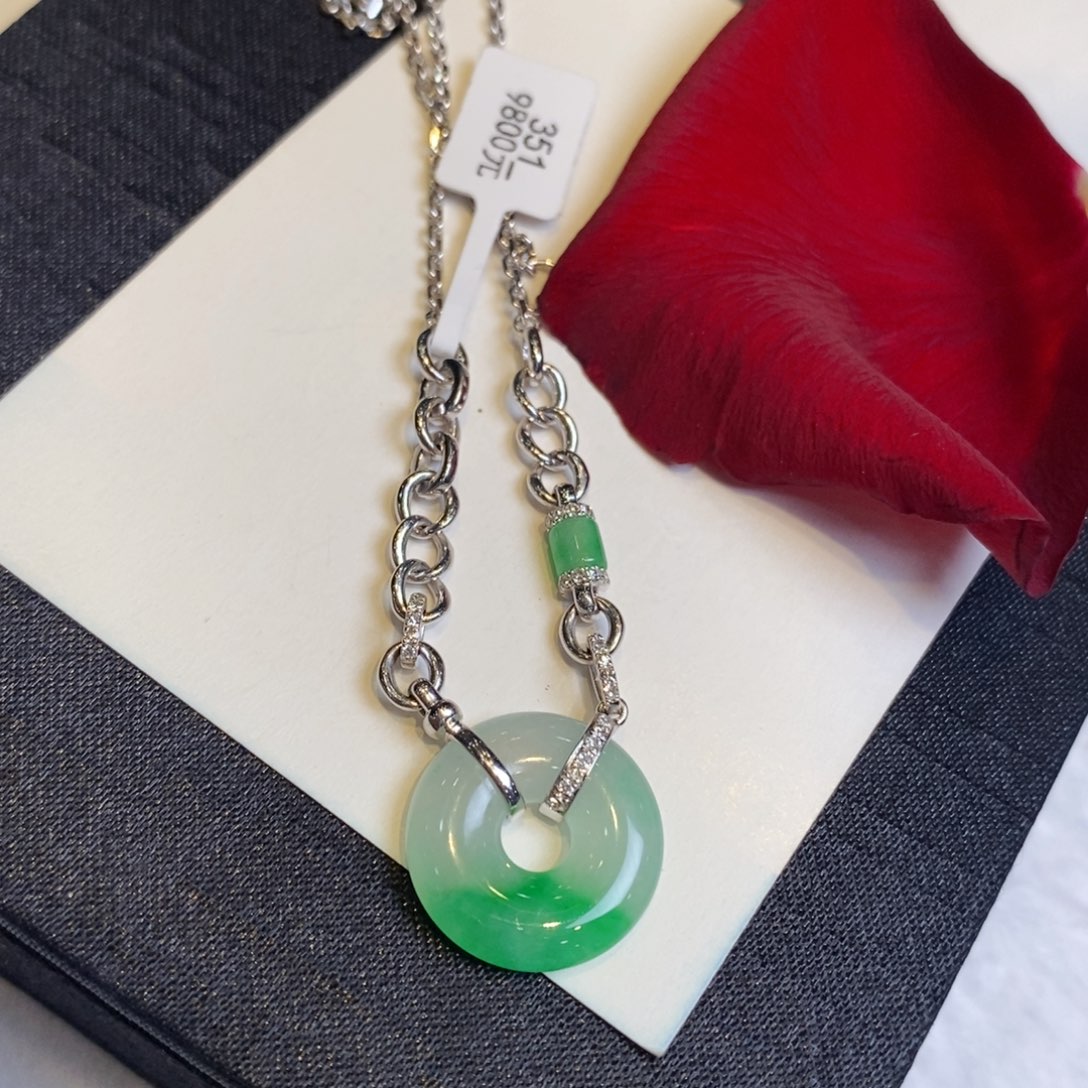 翡翠颈饰18K金镶嵌设计款甜甜圈链