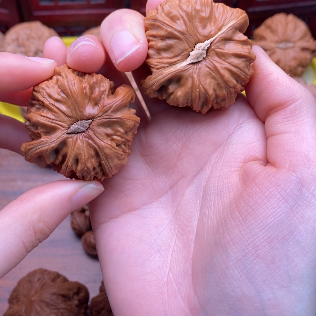 吊坠文玩核桃小***巾白狮子