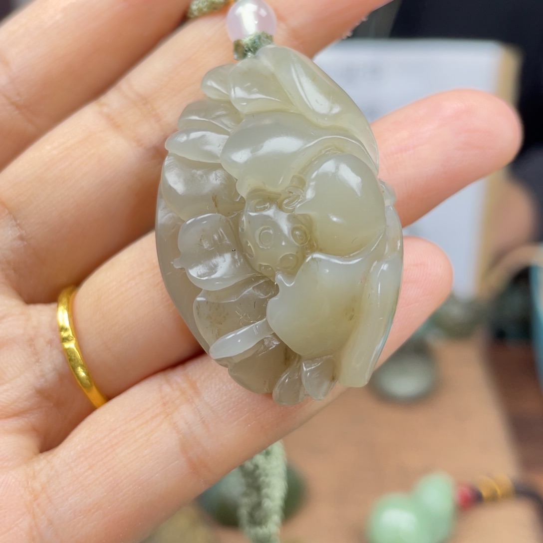 和田玉颈饰未镶嵌